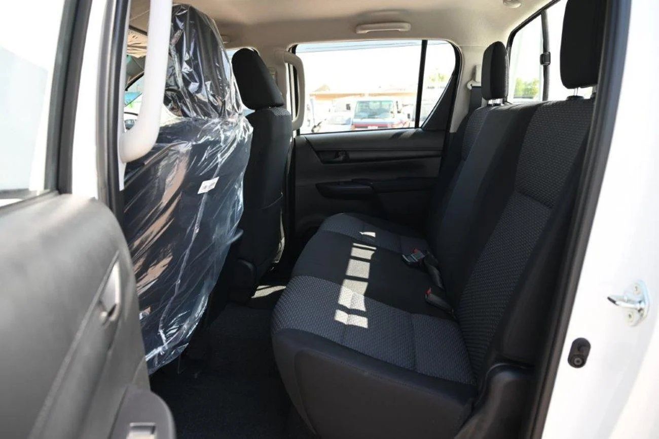 Toyota Hilux DLX 2.4L