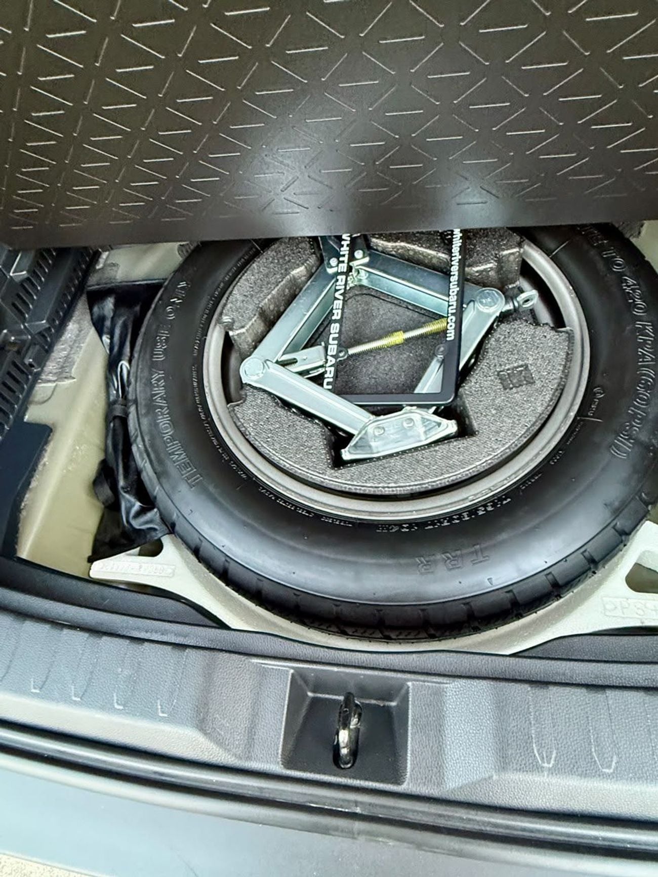 تويوتا راف ٤ XLE HEV RAV4 XLE Premium HV AWD 4X4