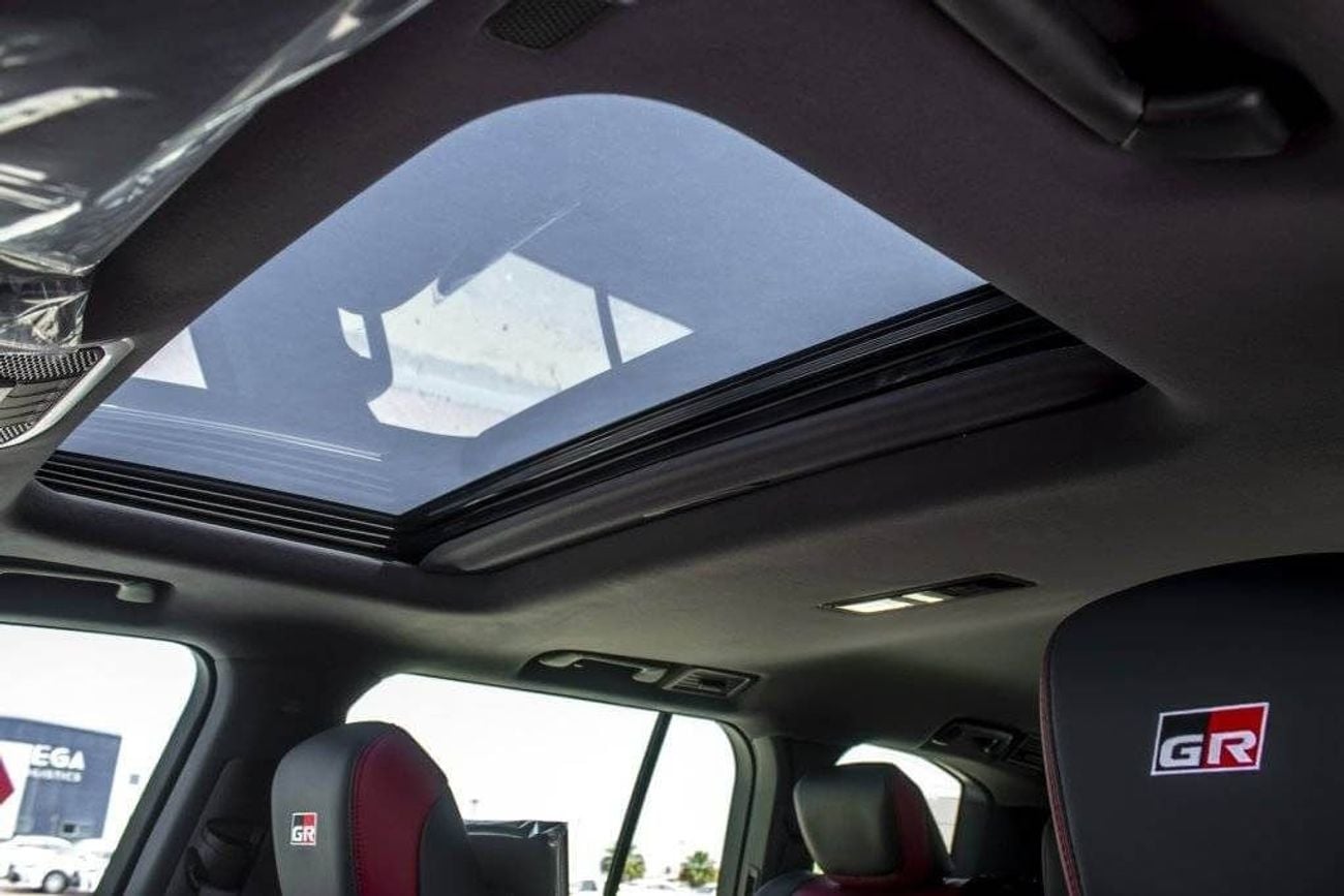 تويوتا لاند كروزر 2026 Toyota Land Cruiser GR-S 3.5L Petrol Twin Turbo AT (White-Red)