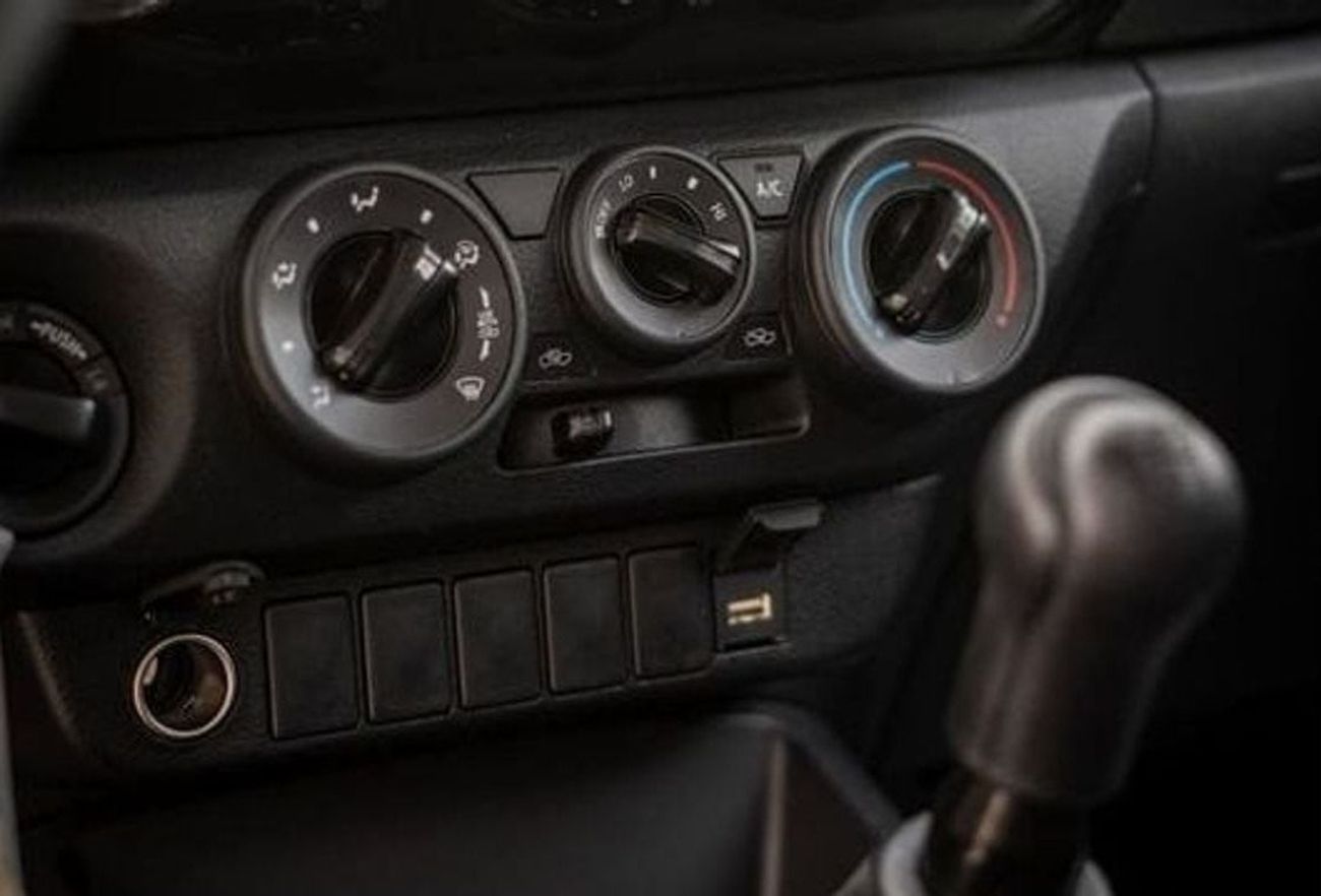 Toyota Hilux GL 2.7L Double Cab Utility 4WD