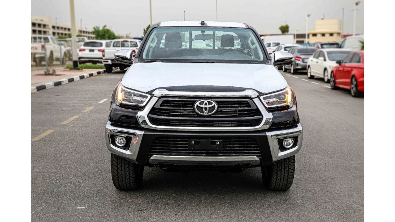 تويوتا هيلوكس تويوتا هايلكس 2023 4x4 DC 2.8 SR5 - أسود من الداخل أسود | تصدير فقط