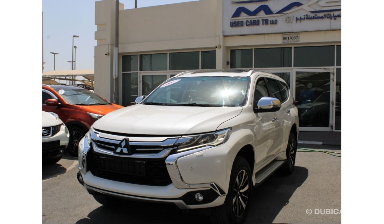 Mitsubishi Montero ACCIDENTS FREE - ORIGINAL PAINT - GCC - 2 KEYS - CAR IS IN PERFECT CONDITION - SERVICE HISTORY AVAIL