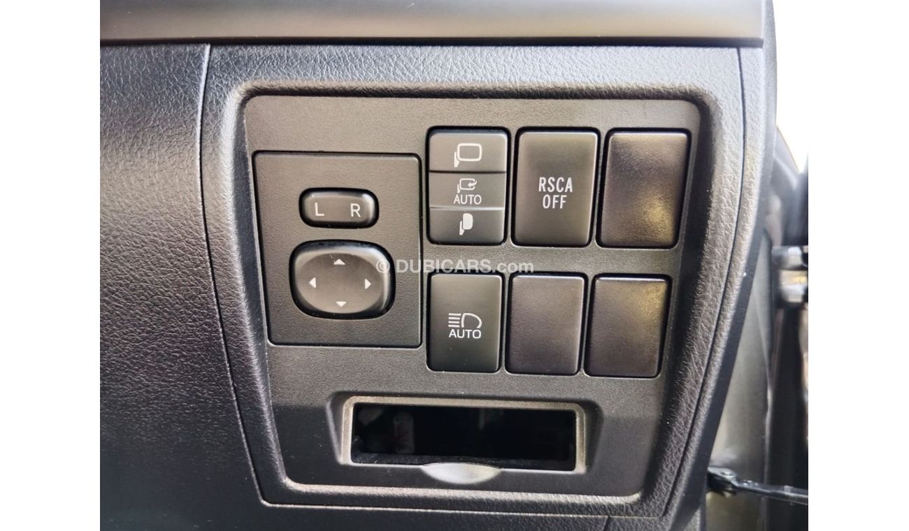 تويوتا لاند كروزر TOYOTA LAND CRUISER RIGHT HAND DRIVE (PM1568)