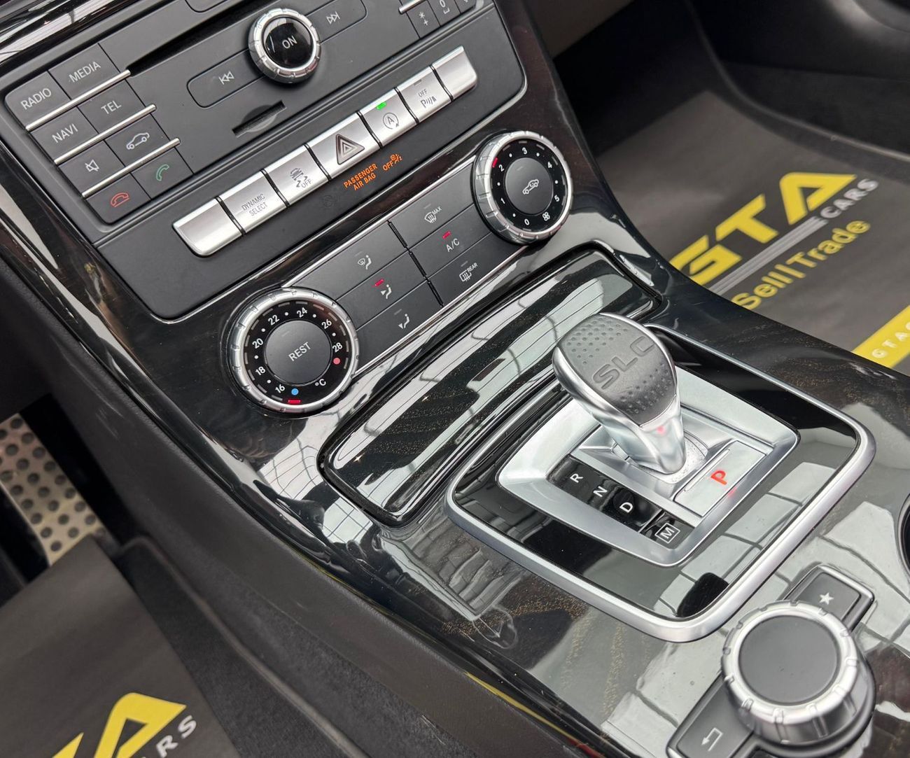 Mercedes-Benz SLC 200 Std 2.0L 2017 Mercedes-Benz SLC 200 Roadster, Full Service History, GCC