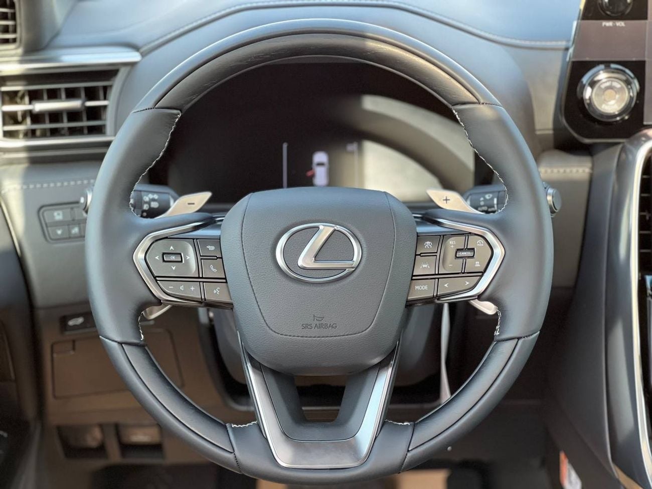 Lexus LX600 OVERTRAIL OVER-TRAIL 3.5L PTR A/T // 2025 // FULL OPTION WITH OFF ROAD TYRE , RADAR , HEAD UP DISPLA
