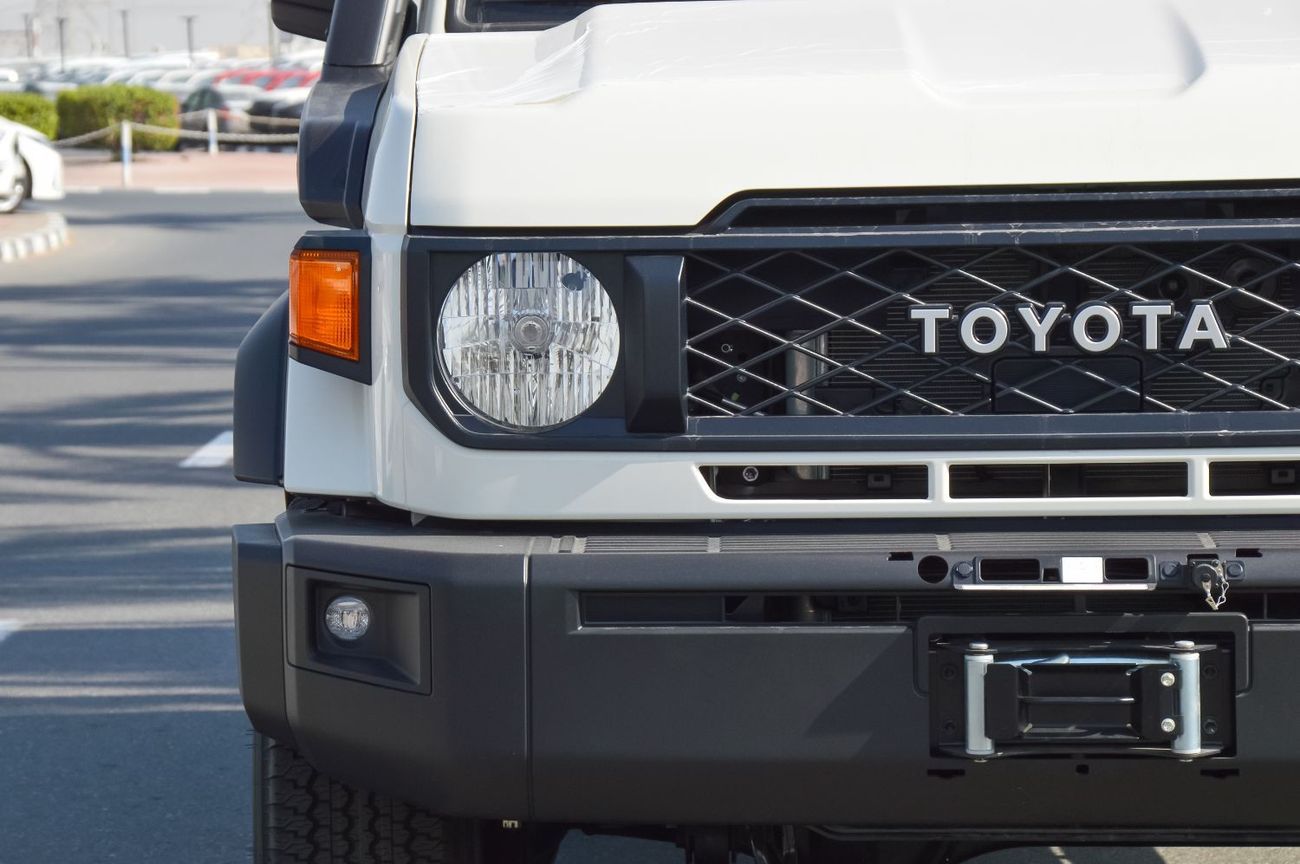 Toyota Land Cruiser TOYOTA LAND CRUISER 79 SERIES 4.5L DOUBLE CABIN 4WD DIESEL 2024 | AUDIO PLAYER | ALLOY WHEELS | WINC