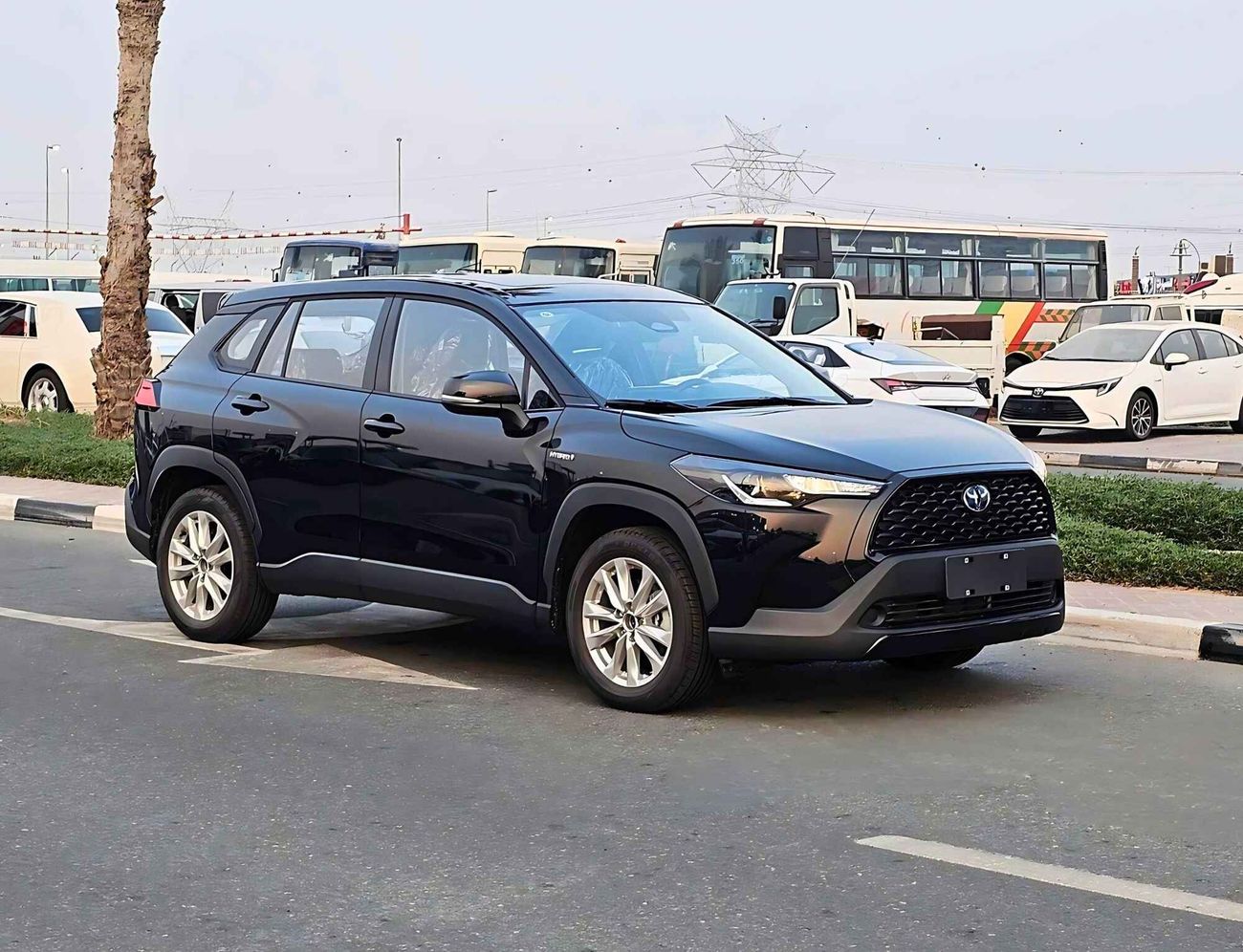 تويوتا راف ٤ 2.0L V4 HYBRID, PUSH START, MID OPTION WITH SUNROOF (CODE# 68014)