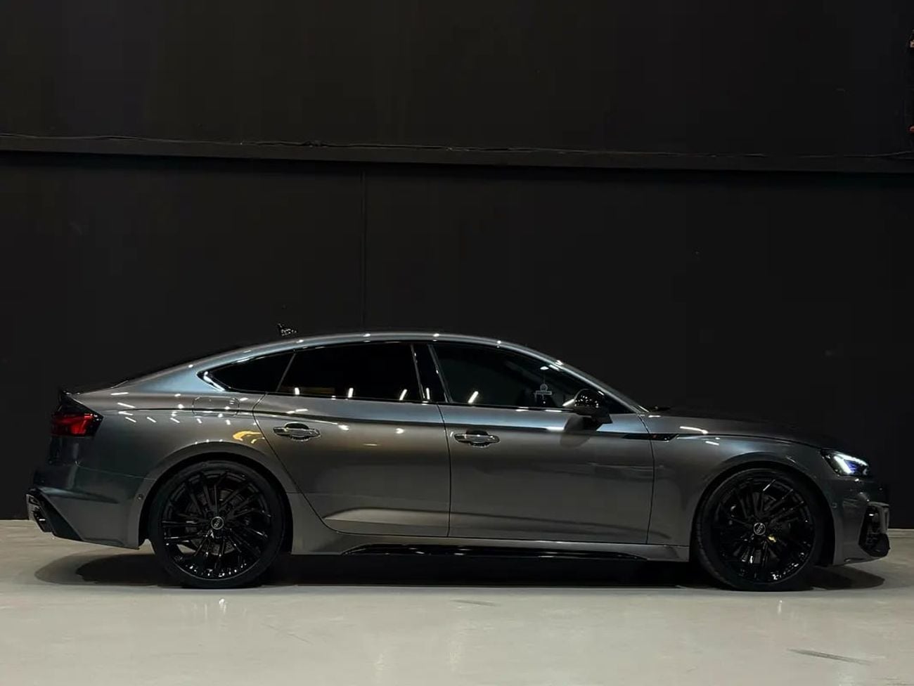 Audi RS5 Zero dent zero accident,clean title,with 1 year monarch extended warranty