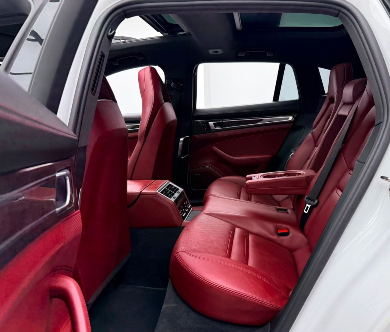 Porsche Panamera 4 SPORT TURISMO 2018 Porsche Panamera 4 Turismo, Full Porsche Service History, Sport Chrono Package, GCC