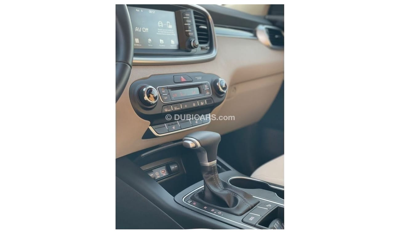 كيا سورينتو 2020 Kia Sorento 3.3L V6 Push Start MidOption+ 7 seater / EXPORT ONLY