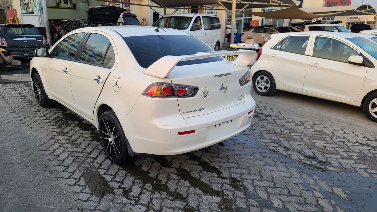 Mitsubishi Lancer خليجي