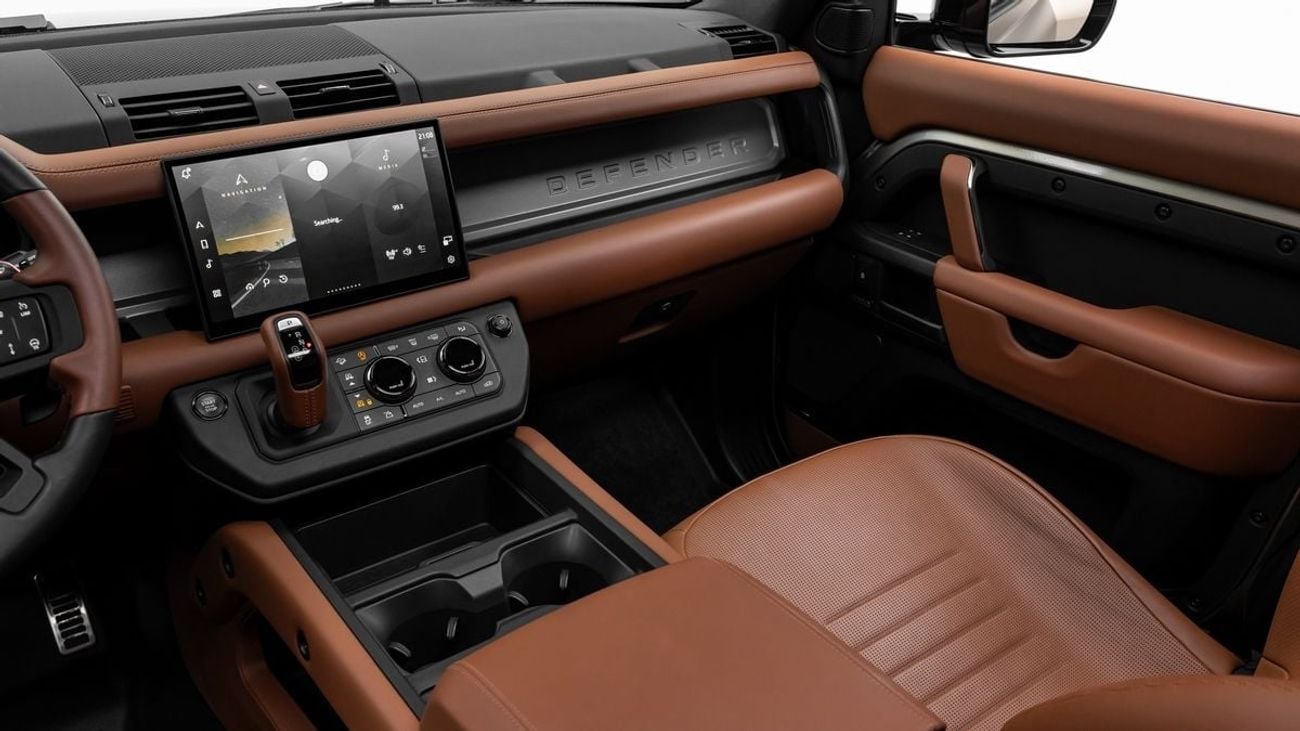 لاند روفر ديفندر OCTA - 2025 - Euro Specs - Under Warranty