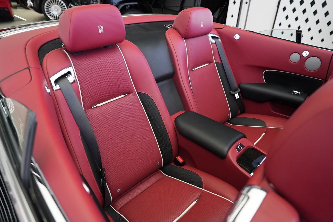 رولز رويس داون Rolls Royce Dawn