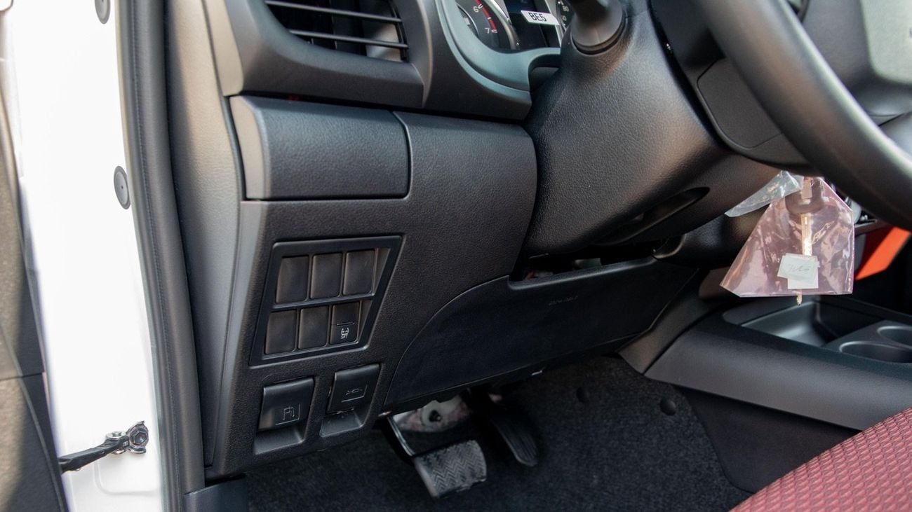 تويوتا هيلوكس GLX 2.7L Double Cab Utility RWD A/T