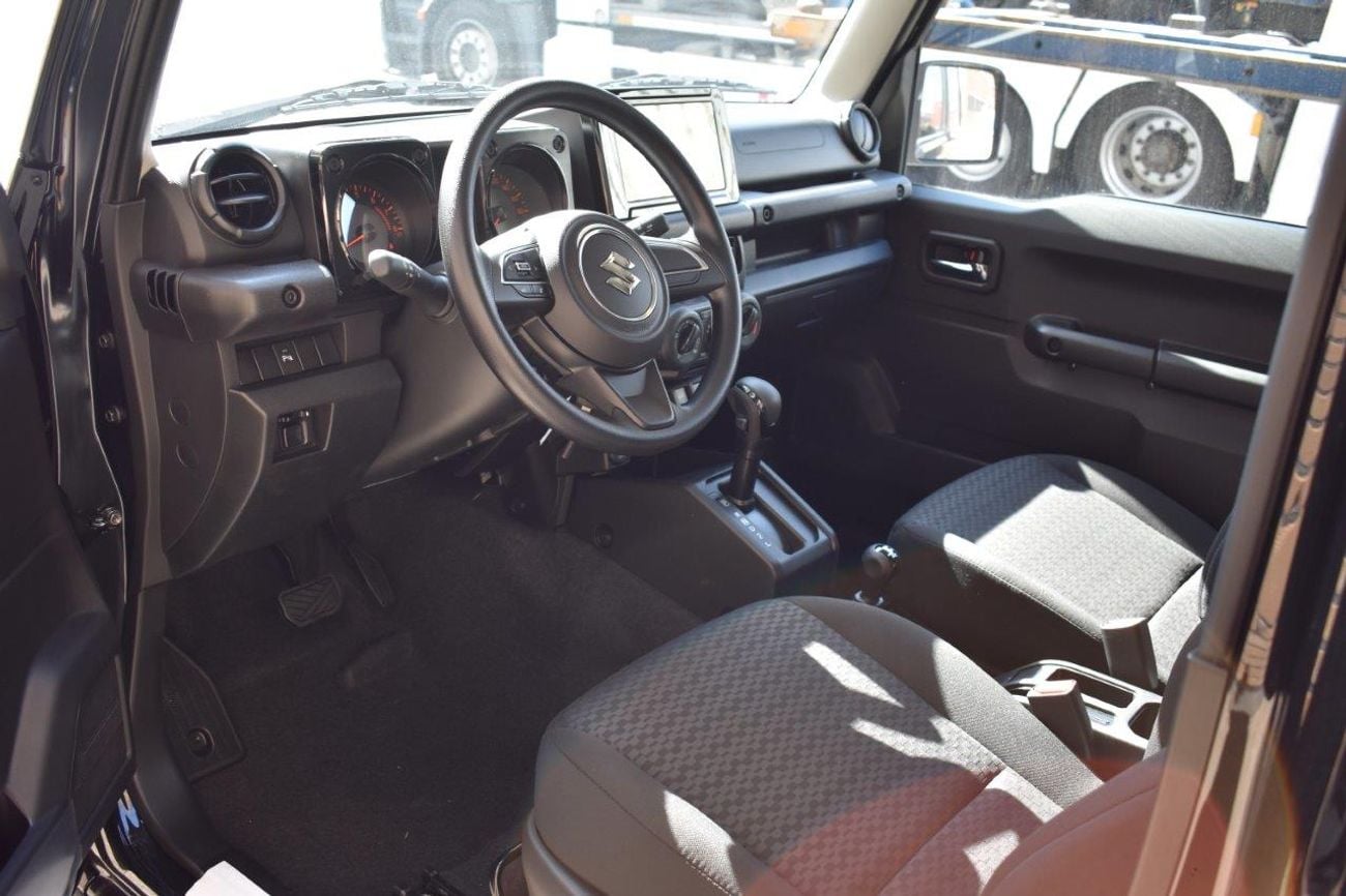 سوزوكي جيمني GL . 1.5L . 4 Cyl . 4-Speed Automatic . Petrol . 4WD . 5 Seats . 3 Door