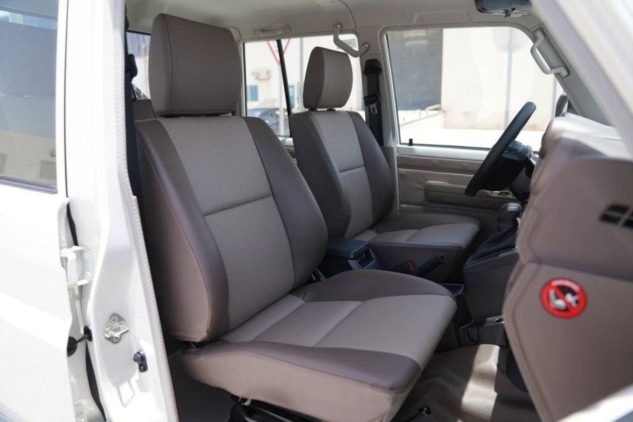 تويوتا لاند كروزر بيك آب 2025 Toyota Land Cruiser LC 79 DC 2.8L AT Diesel (White)