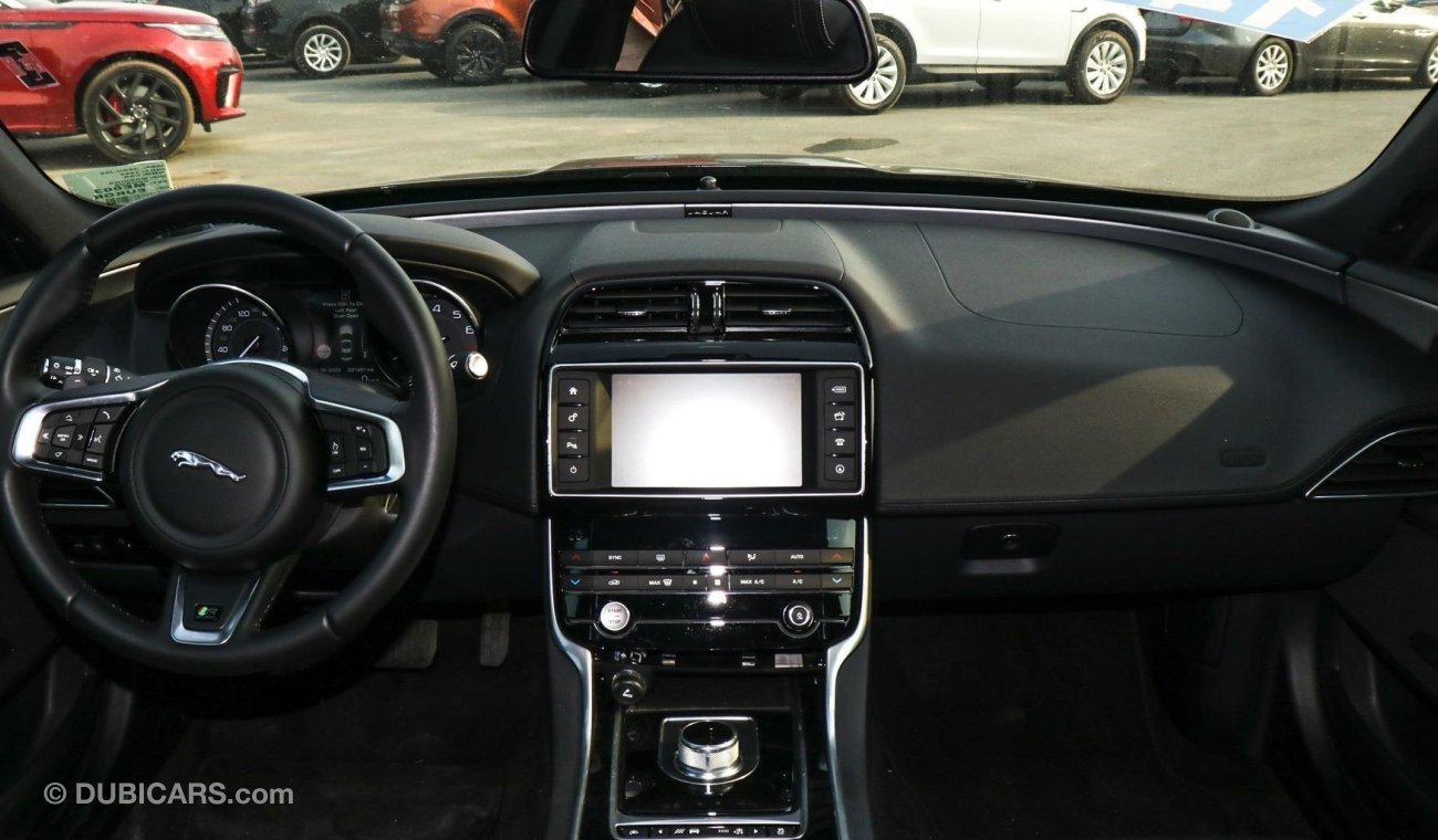 Jaguar XE Jaguar XE 2.0 I4 Gasoline GTDI R-Sport Aut