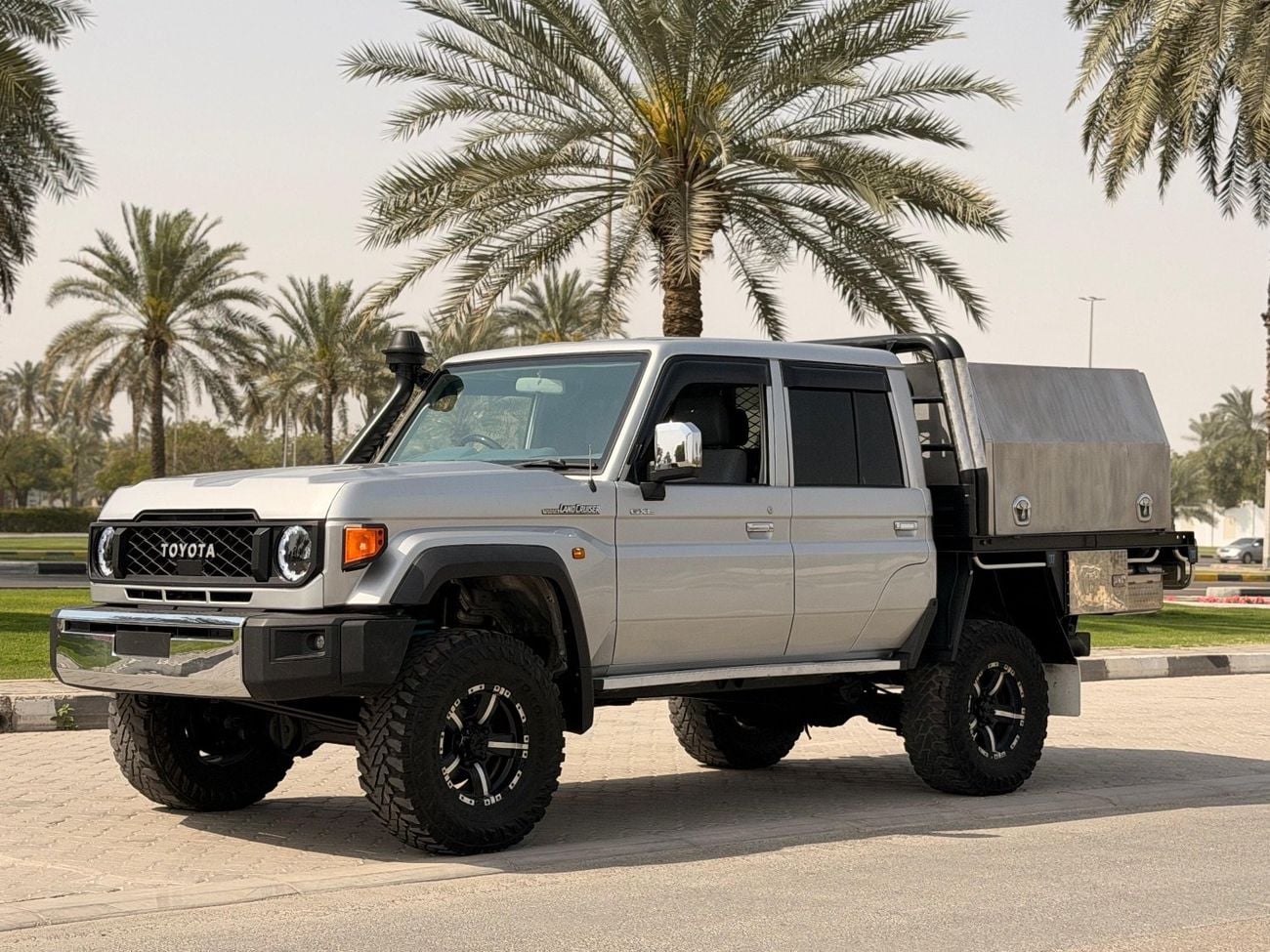 Toyota Land Cruiser Pick Up Double Cabin 4.5L