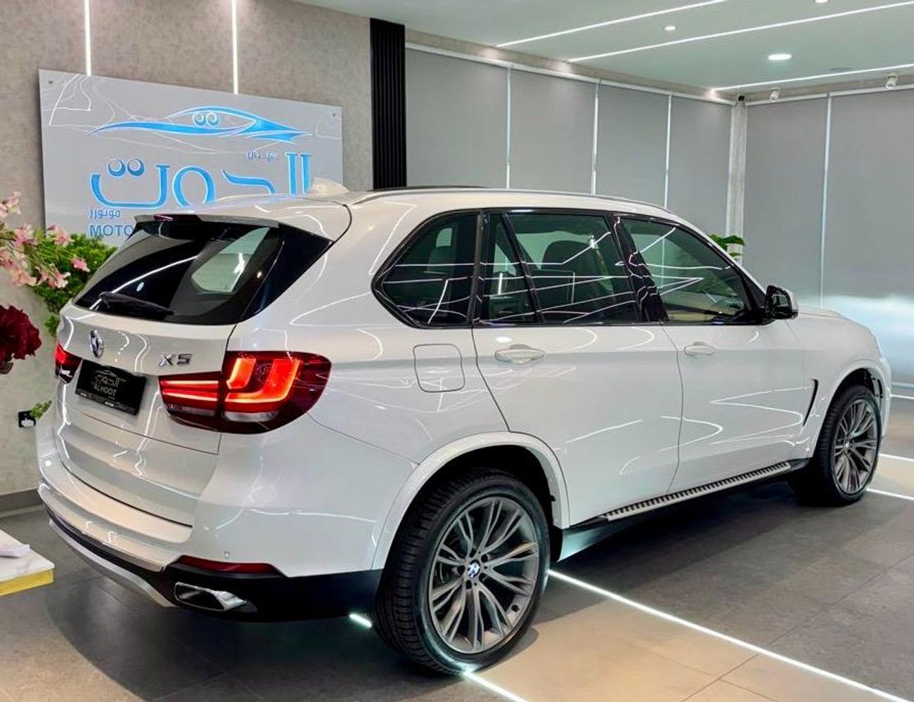 BMW X5 50i Luxury 4.4L (5 Seater) FULLY LOADED || BMW X5 XDRIVE50i || GCC SPECS || ACCIDENT FREE || SINGLE 