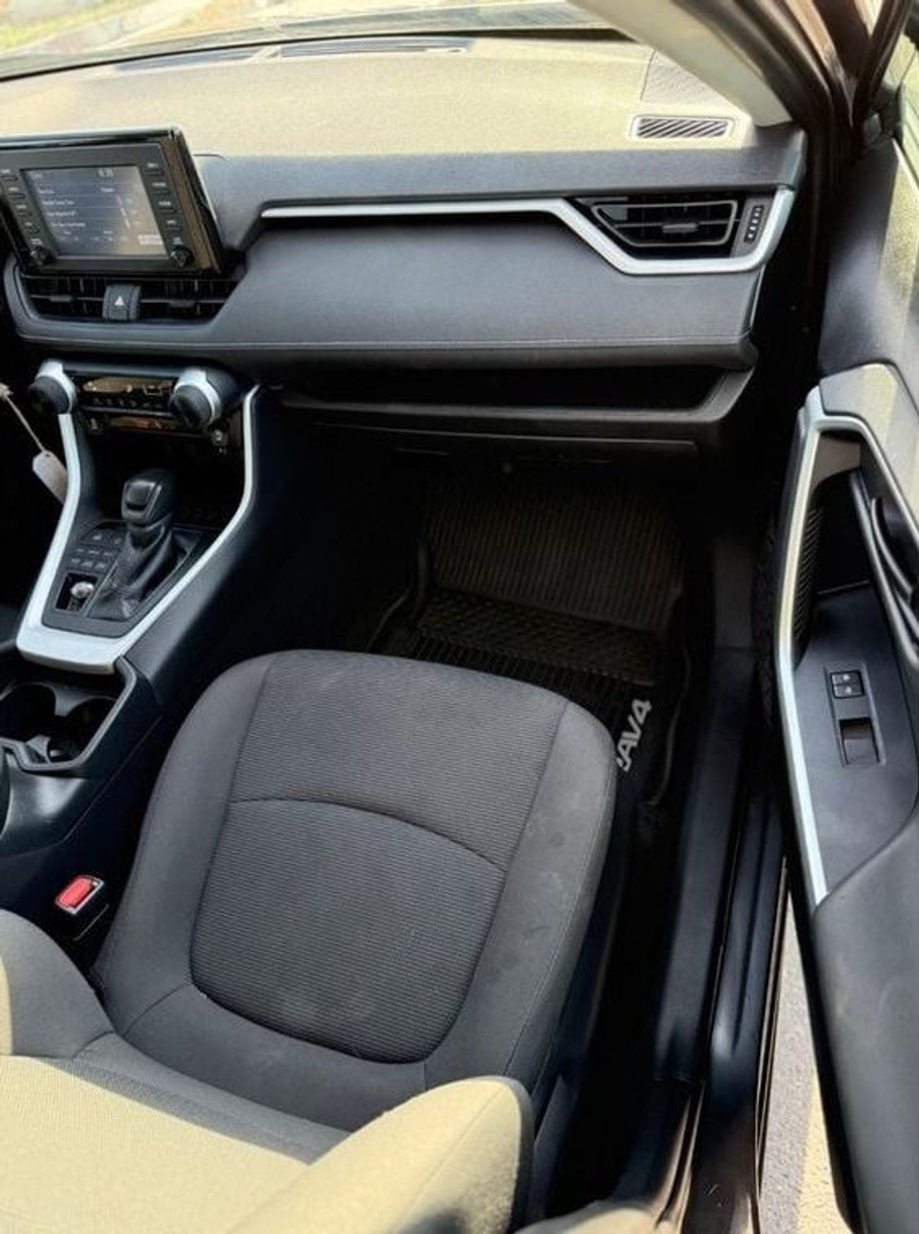 تويوتا راف ٤ 4WD 2.5L model