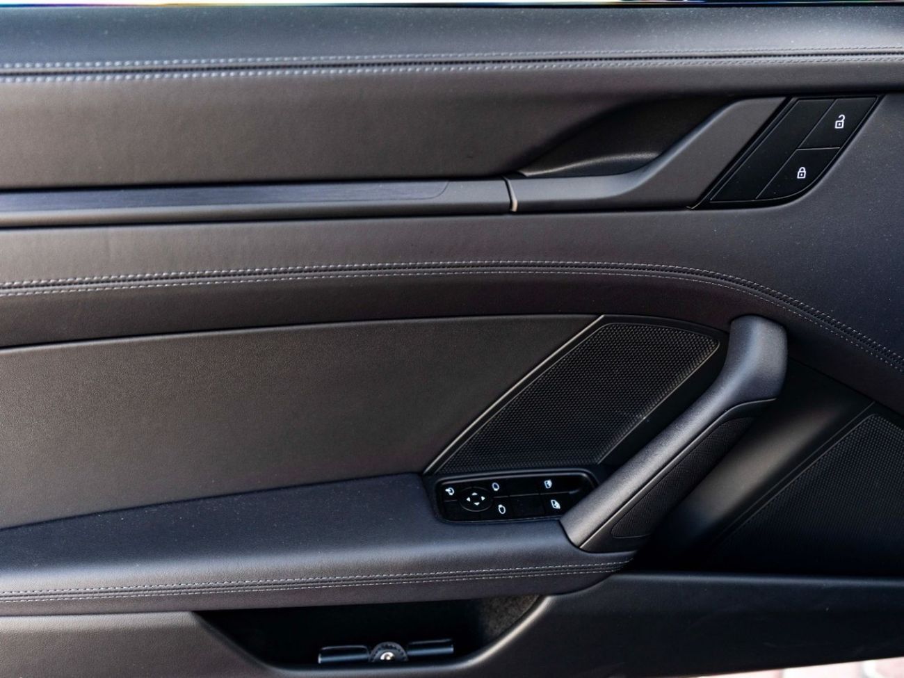 Porsche 911 Carrera 4GTS 3.0L (475 HP) Coupe