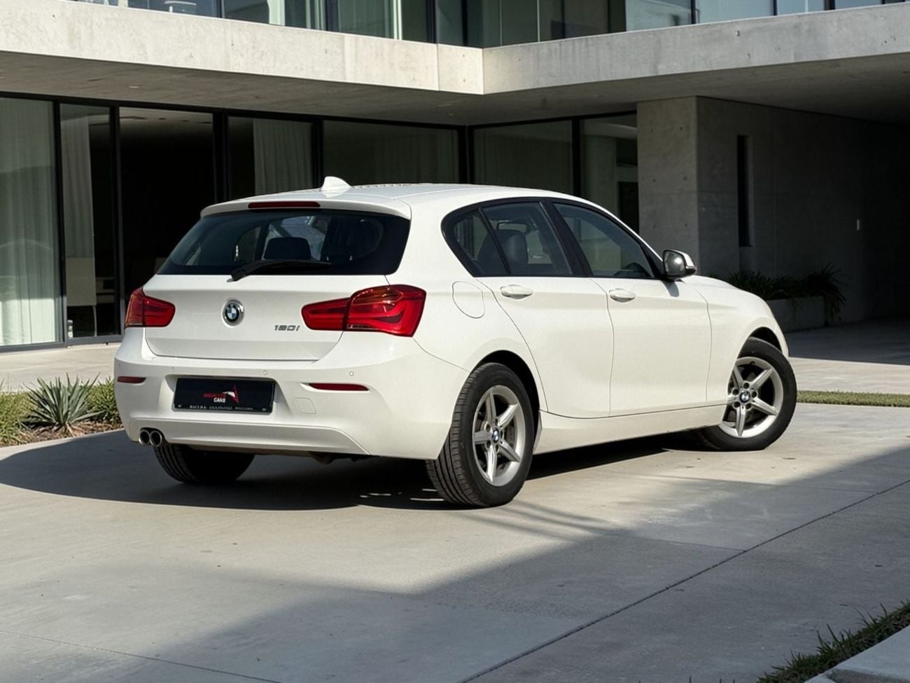 BMW 120i AED 930 P.M | 0% DOWN PAYMENT | BMW 120I | 2.0T I4 | 2019 | GCC SPECS