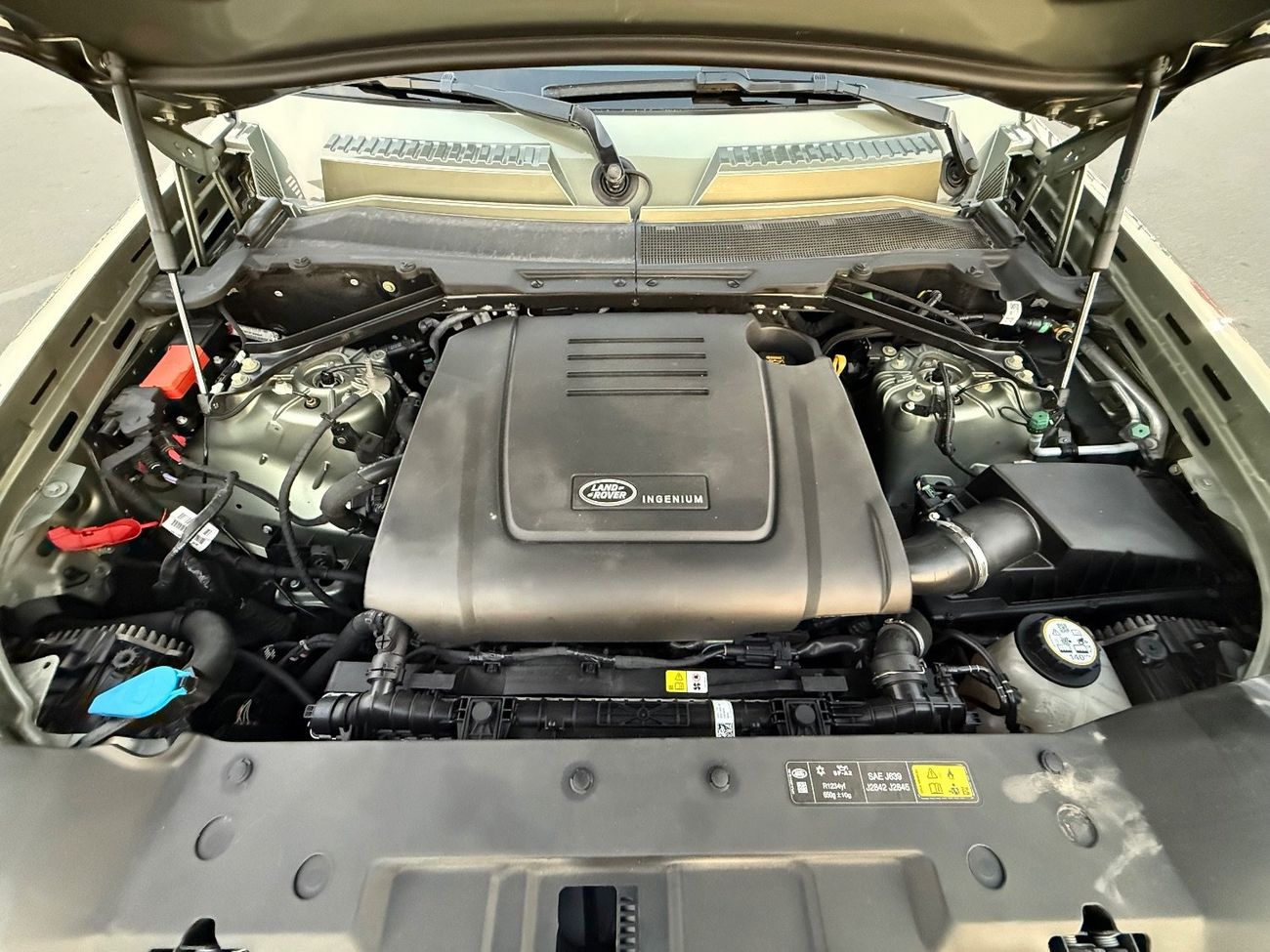 Land Rover Defender 110 S P300 2.0L 2025 LAND ROVER DEFENDER 110 S FULL OPTIONS IMPORTED FROM USA