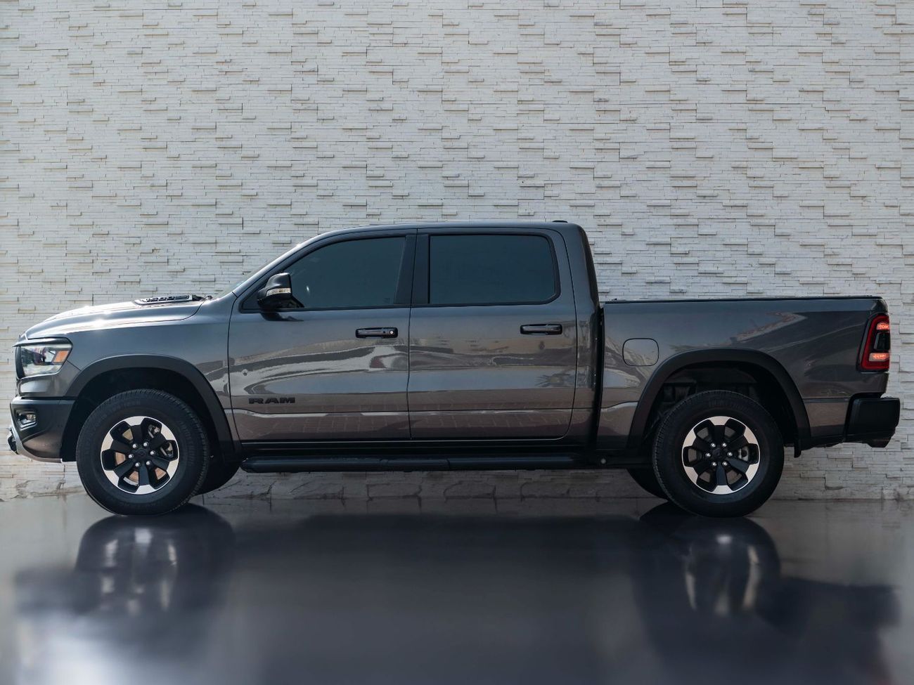 رام 1500 Rebel Crew Cab 5.7L