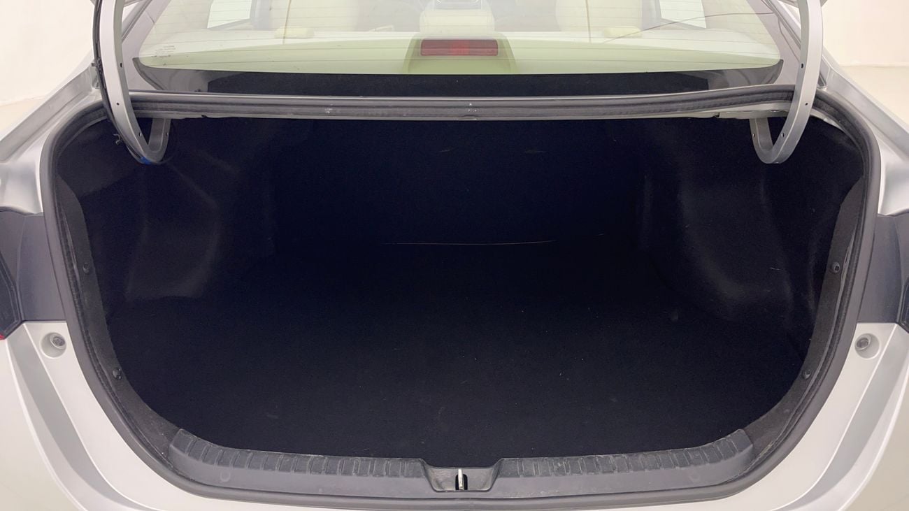 تويوتا يارس E 1.5 | بدون دفعة مقدمة | اختبار القيادة في المنزل