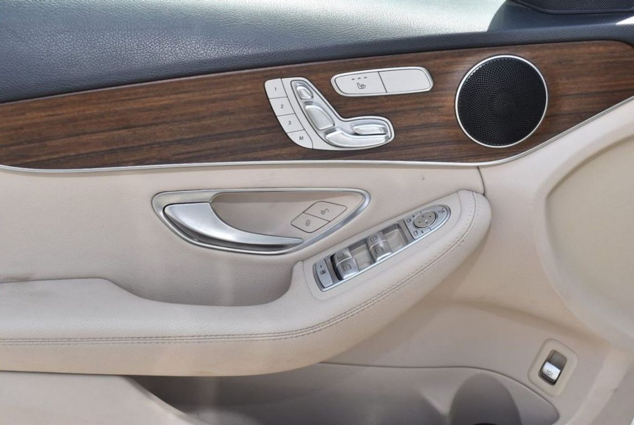 Mercedes-Benz C 300 AMG Pack MERCEDES C300 / 2019 / USA / UNDER WERRANTY