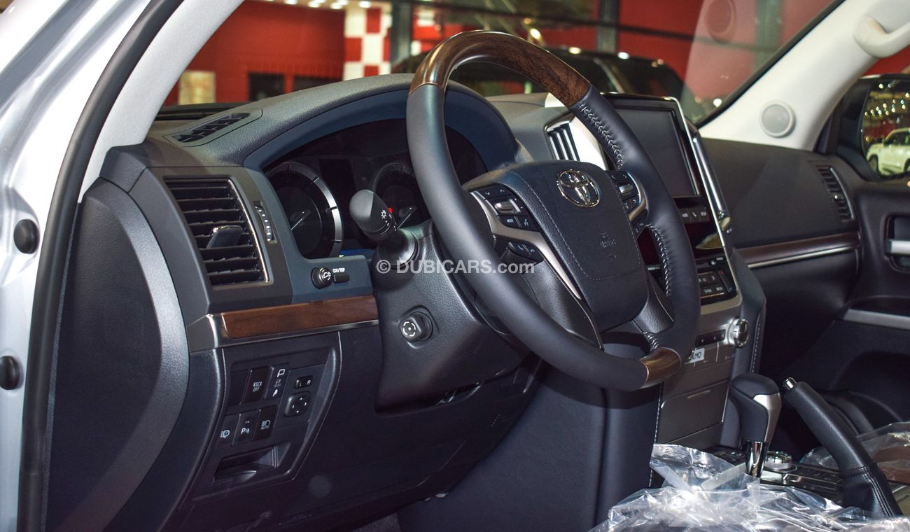 Toyota Land Cruiser VX.R+ V8 Executive Lounge