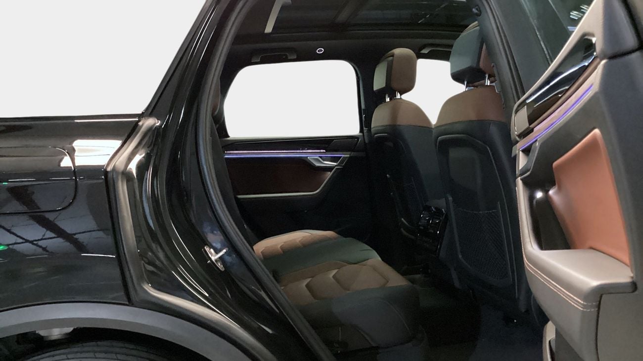 Volkswagen Touareg Elegance 2 3.0L Elegance | Guaranteed Warranty | 0 Down Payment