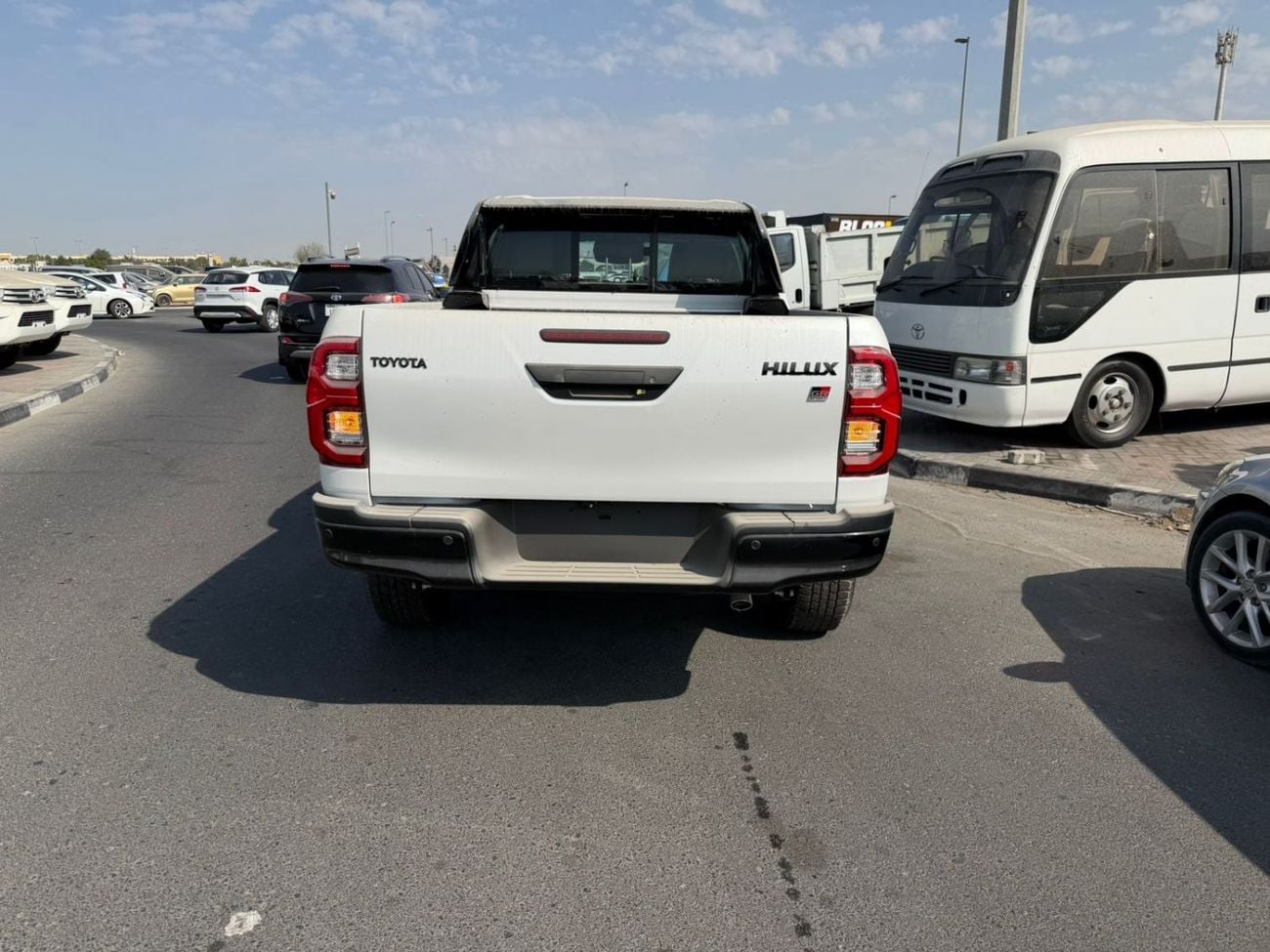 تويوتا هيلوكس Hilux GR 4.0 2025 full Oman specs