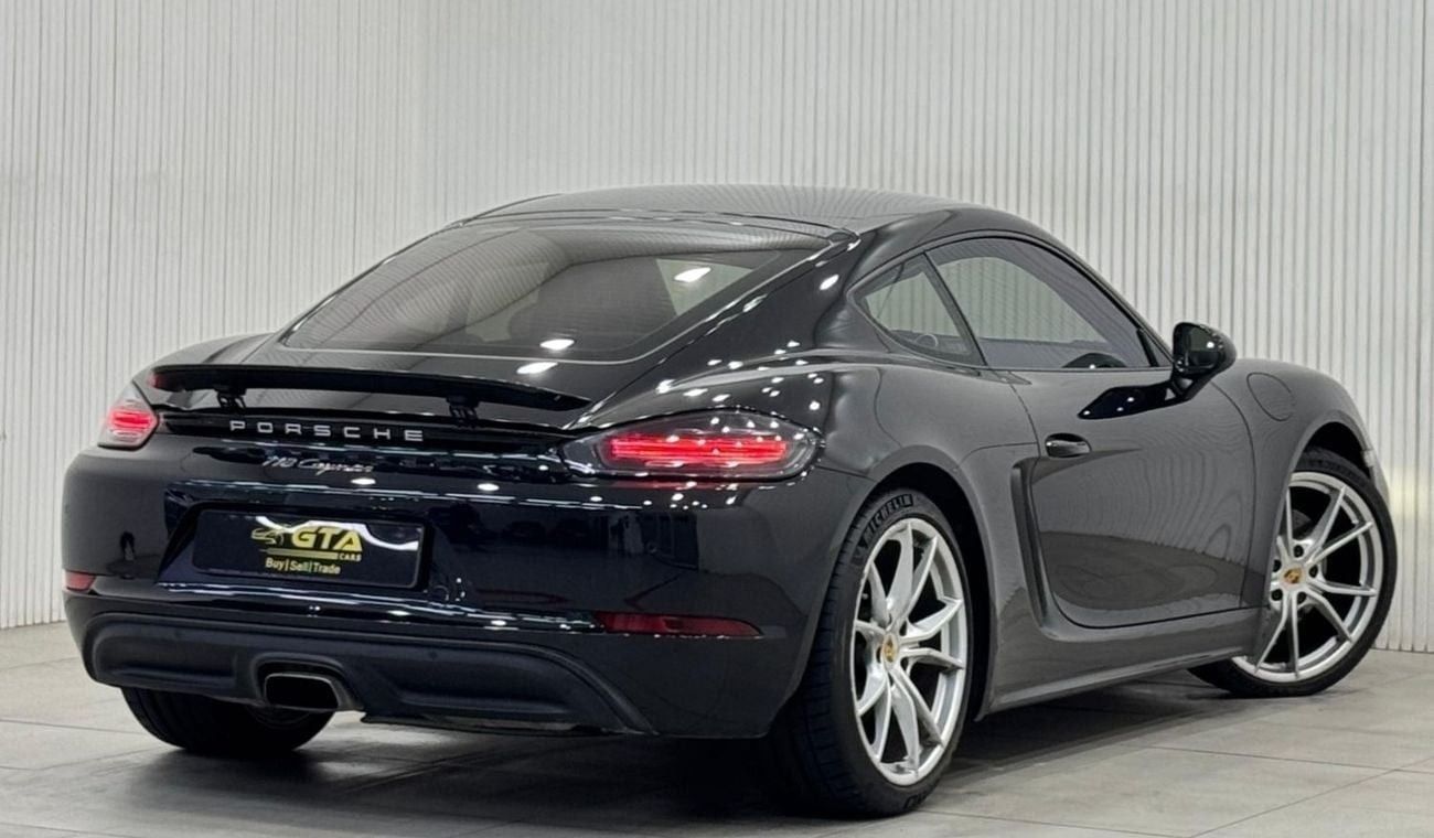 بورش كايمان 718 Std 2.0L A/T 2017 Porsche 718 Cayman, Full Service History, Sport Chrono Package, GCC