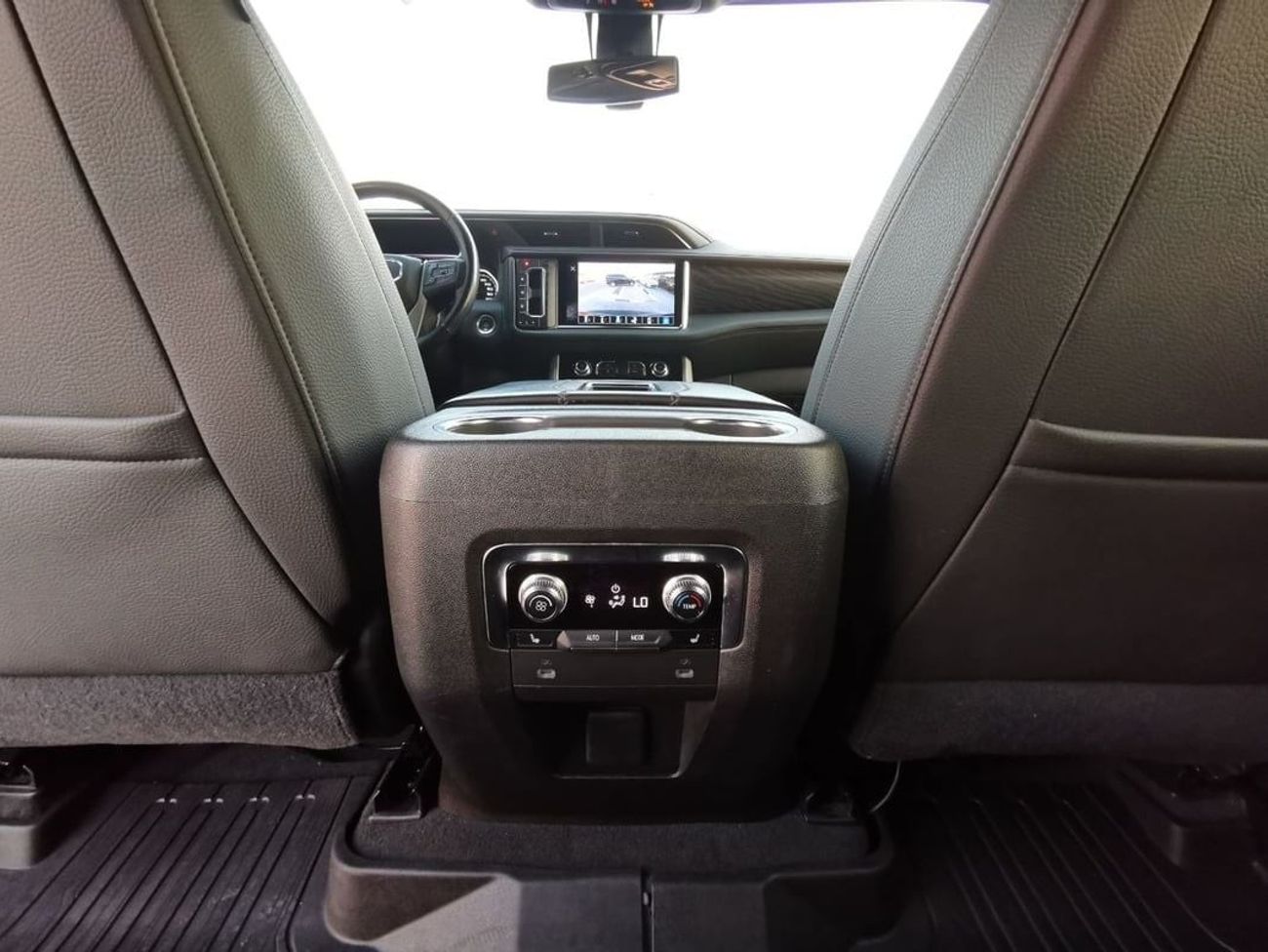 GMC Yukon Denali 6.2L (8 Seater) GMC Denali ( Short ) - 2021 - Black Edition