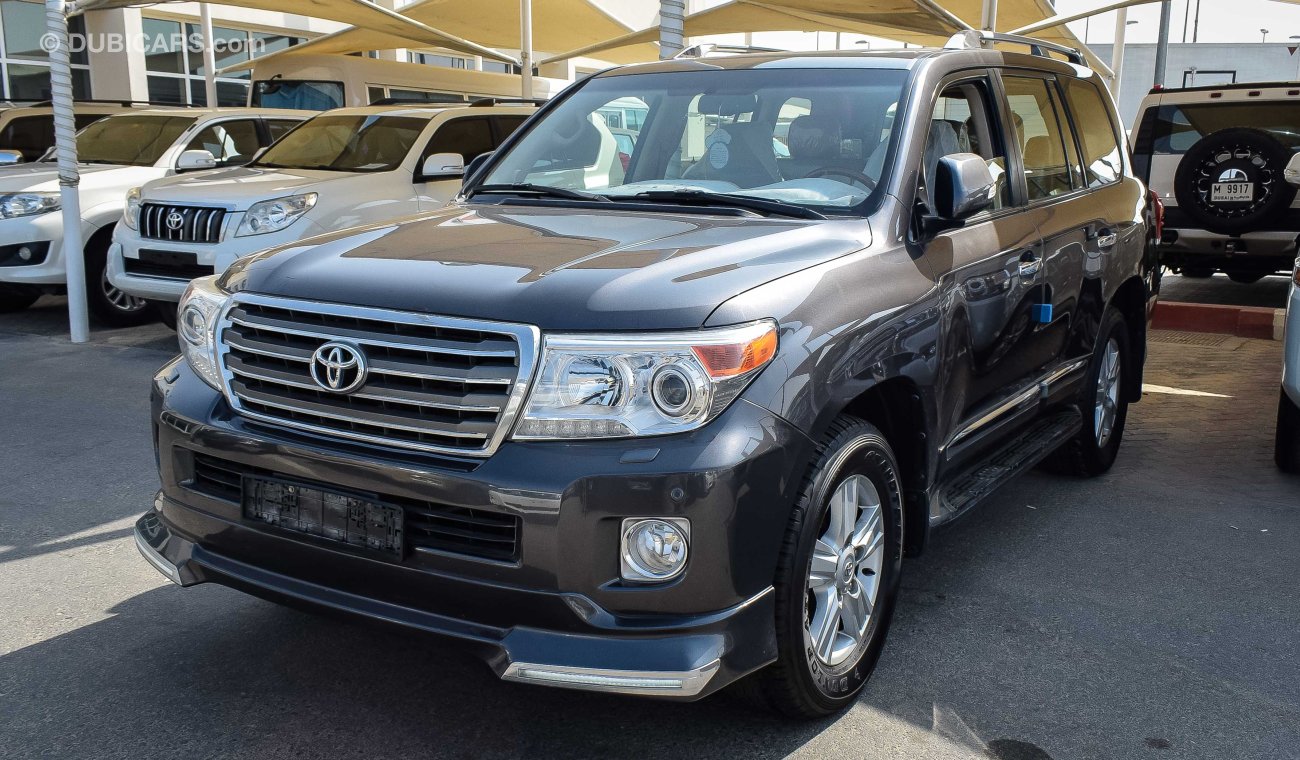 Toyota Land Cruiser VXR V8