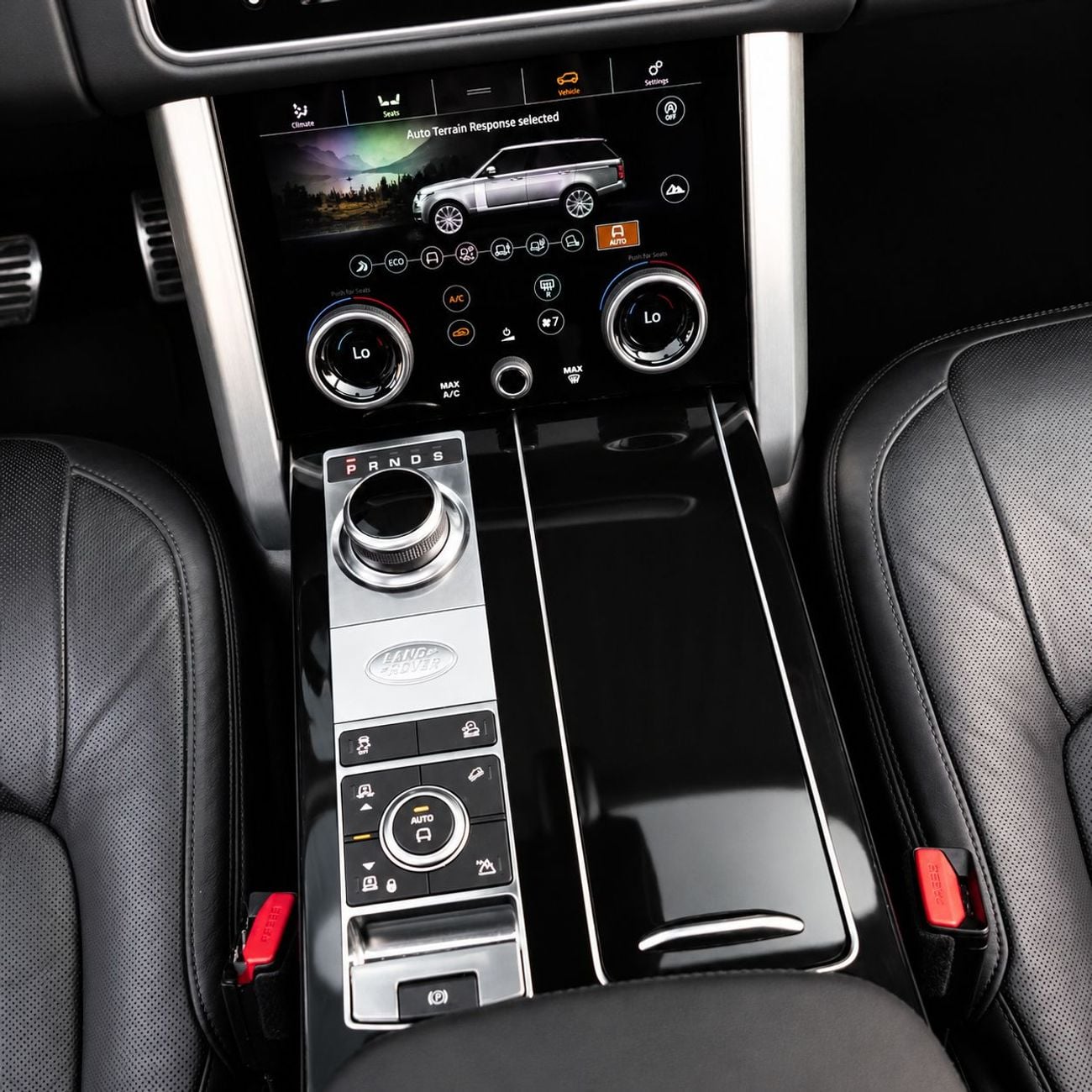 Land Rover Range Rover VOGUE SE AED 2,682 P.M • 0% Downpayment • Range Rover Vogue SE V8 • 1 Year Warranty