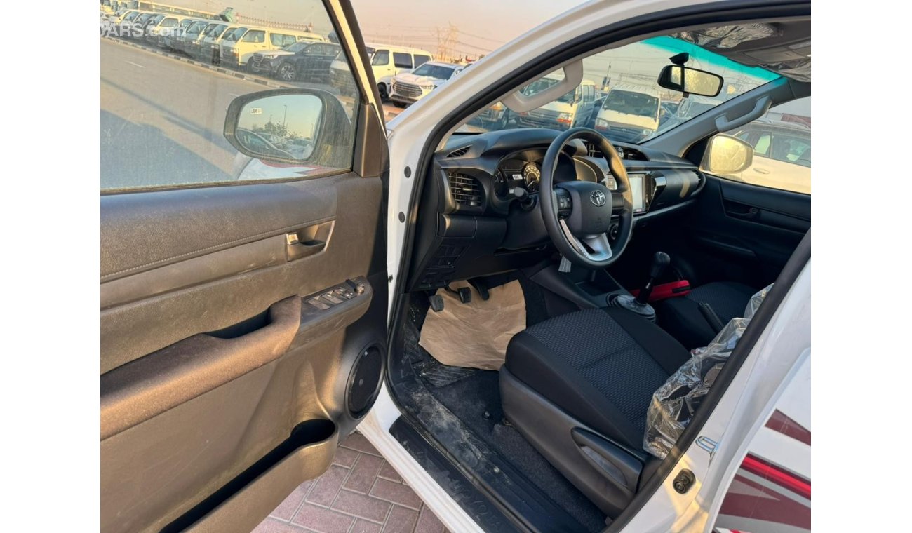 تويوتا هيلوكس HILUX 4X4 DIESEL DOUBLE CAB BASIC 2.4L M\T