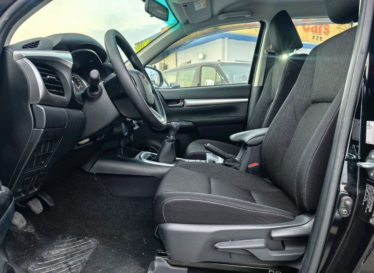 تويوتا هيلوكس TOYOTA HILUX 2.7L PETROL RWD  MANUAL TRANSMISSION