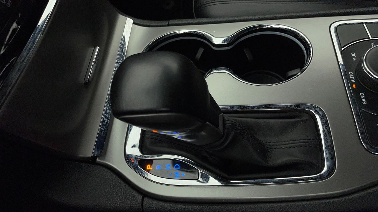 جيب جراند شيروكي LIMITED 3.6 | بدون دفعة مقدمة | اختبار القيادة في المنزل