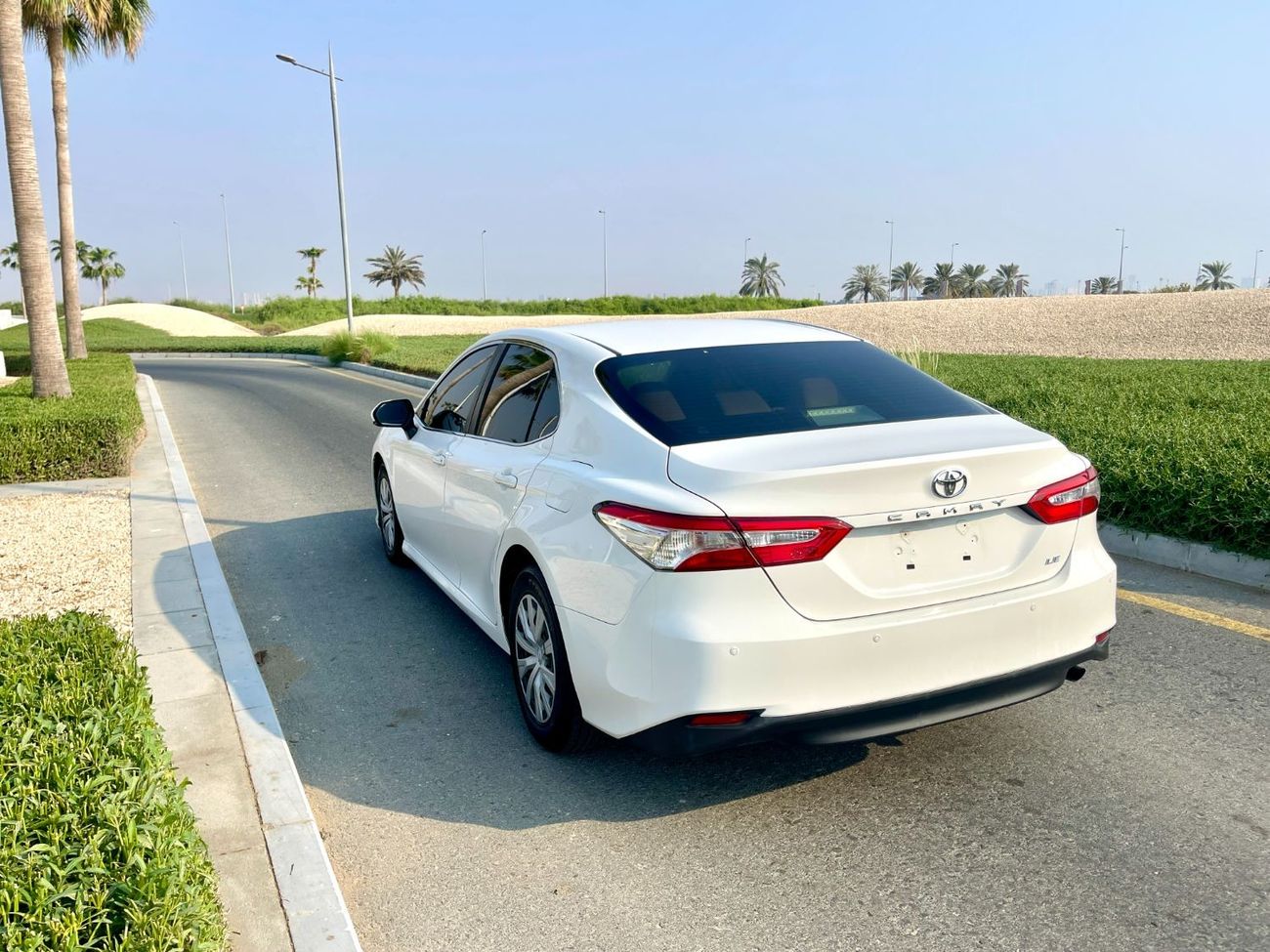 Toyota Camry SE Banking facilities without the need for a first payment