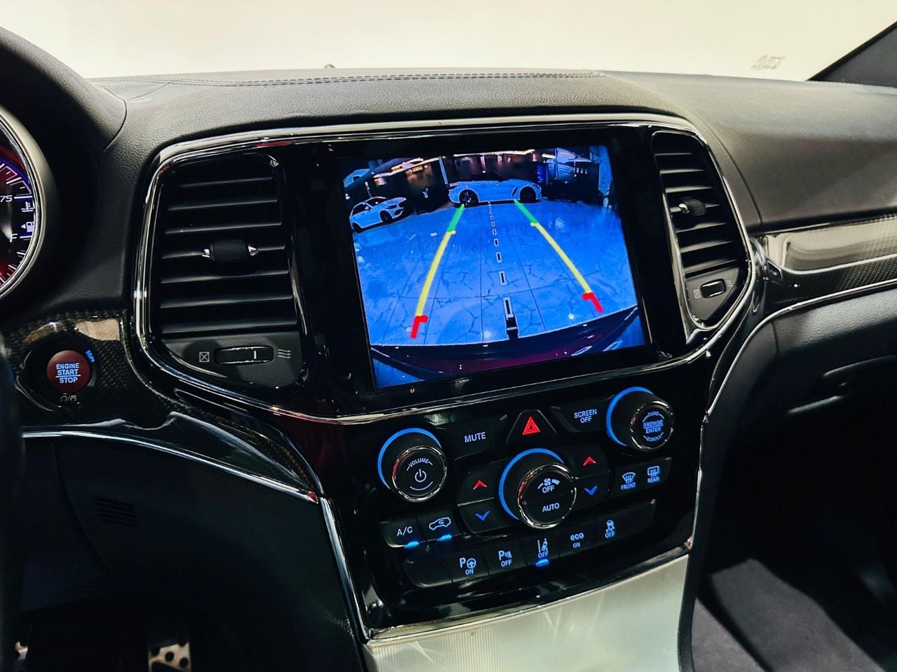 جيب جراند شيروكي SRT 6.4L