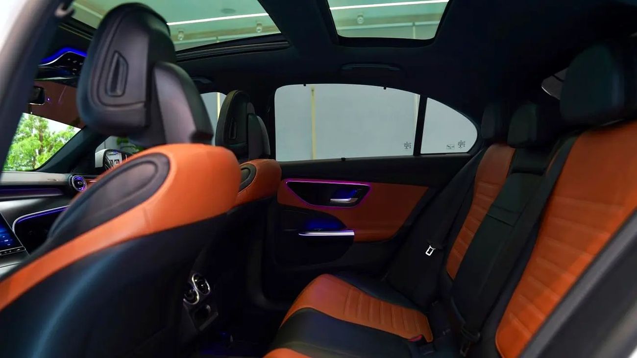 مرسيدس بنز C 200 AMG ELITE MERCEDES C200 || SERVICE CONTRACT || TOP RANGE || GCC || LUXURY || ACCIDENTS FREE || F.S.H