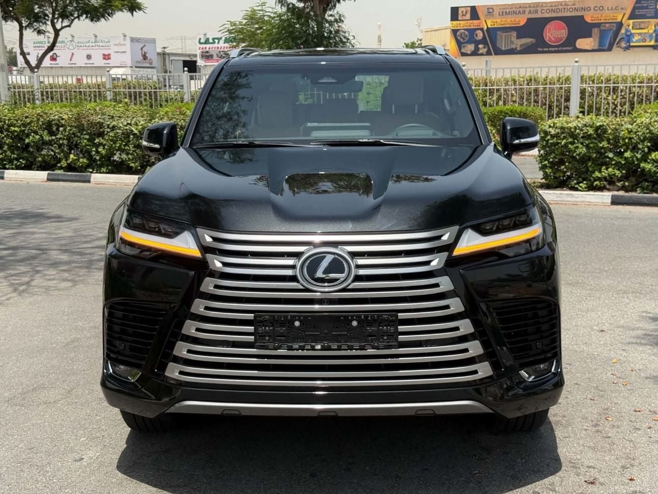 لكزس LX 700h SIGNATURE