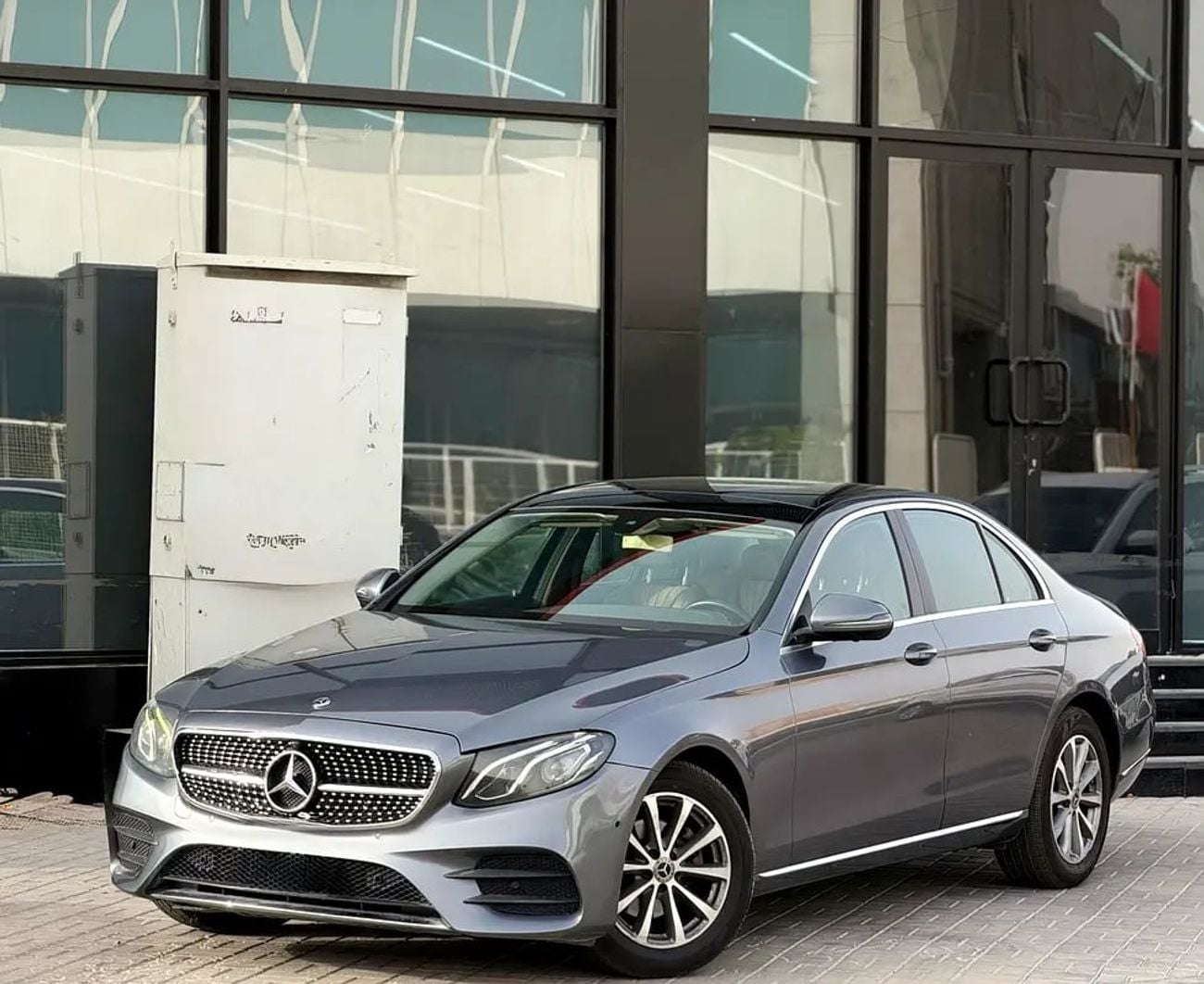 مرسيدس بنز E200 E 200 Exclusive | GCC Specs | Pristine Condition