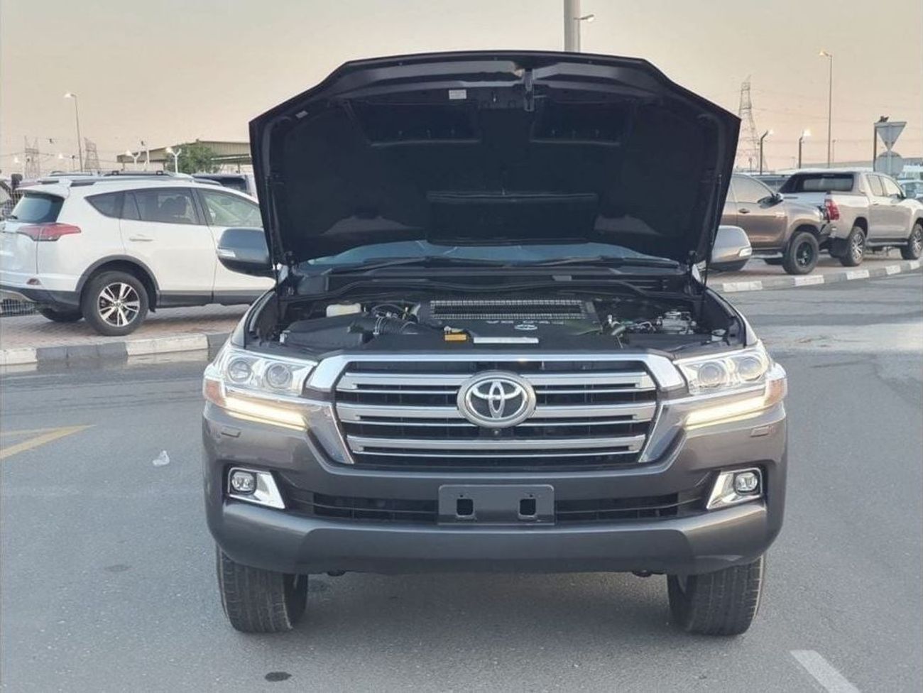 Toyota Land Cruiser Diesel 4.5 Right Hand Liter VX Limited Cool Box Sunroof Leather Power Seats