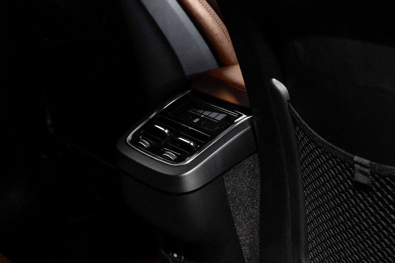 فولفو XC 60 T5 Inscription 2.0L