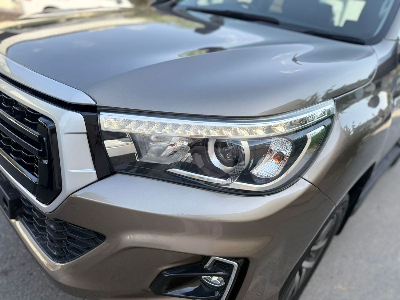 Toyota Hilux DOUBLE CABIN | MANUAL TRANSMISSION | RHD | 2.8L DIESEL ENGINE | PUSH START