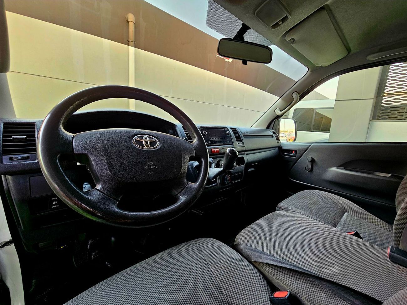 تويوتا هاياس CARGO / GCC / PETROL / MANUAL / STANDARD ROOF/ LOT#124282