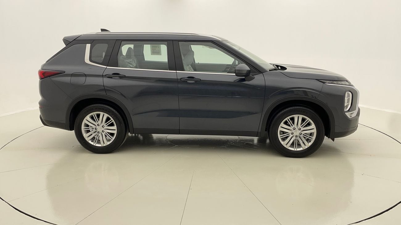 ميتسوبيشي آوتلاندر MIDLINE WITH SUNROOF 2.5 | بدون دفعة مقدمة | اختبار القيادة في المنزل